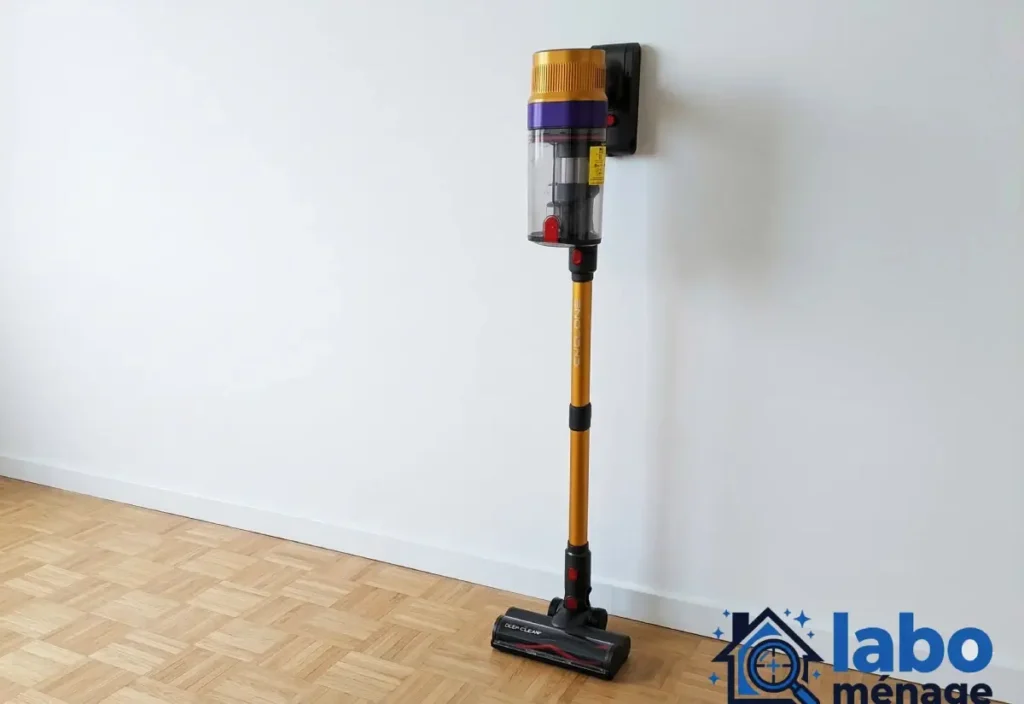 Vistefly V15 Ultra monté en position verticale contre un mur blanc.